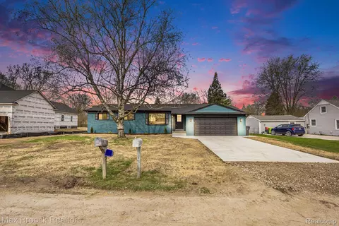 38501 Winkler St, Harrison, MI 48045