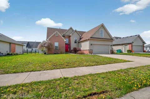 34658 Pine Vly, Richmond, MI 48062