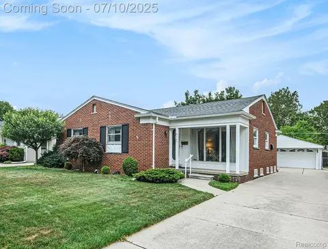 6147 Dwight St, Dearborn Heights, MI 48127
