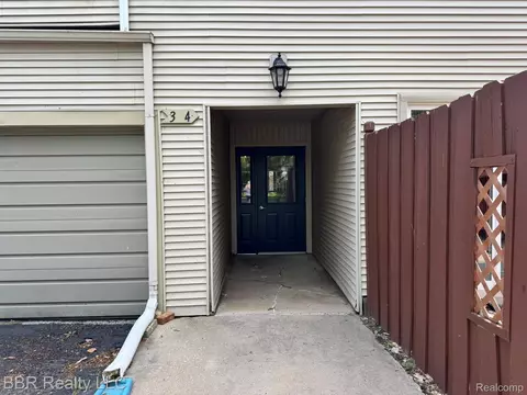 8337 Colony Dr #4, Grosse Ile, MI 48138