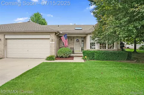 41176 Greenspire Dr # 8, Clinton Township, MI 48038