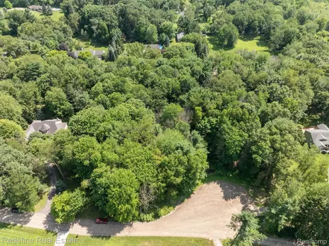 0 Pine Grove Ln, Milford, MI 48381