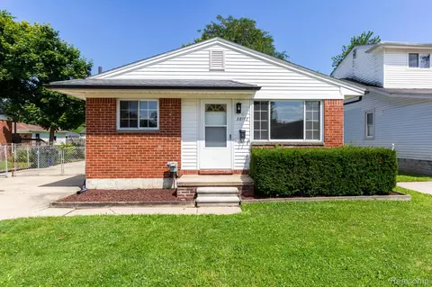 28112 Florence St, Saint Clair Shores, MI 48081