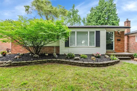 18610 Delaware Ave, Redford, MI 48240