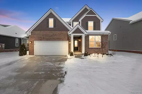 2348 Provencal Dr, Commerce, MI 48382