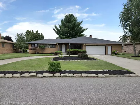 37666 Brookwood Dr, Sterling Heights, MI 48312