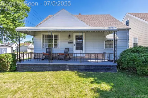 19801 Avalon St, Saint Clair Shores, MI 48080