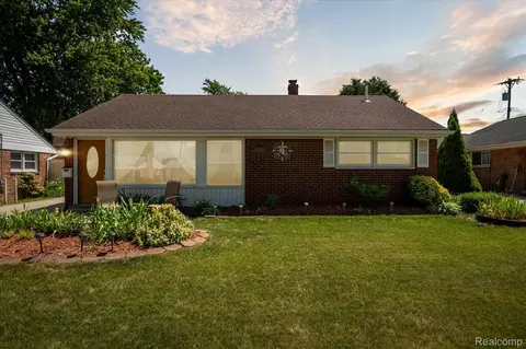 18735 Valade St, Riverview, MI 48193