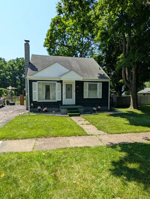 119 W Henry St, Flushing, MI 48433