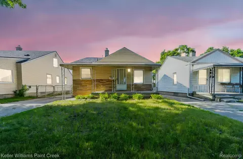 1450 E Bernhard Ave, Hazel Park, MI 48030