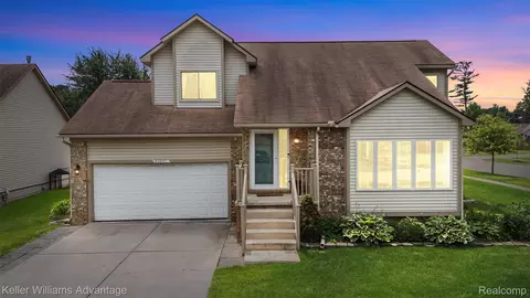 27497 Oakley St, Livonia, MI 48154