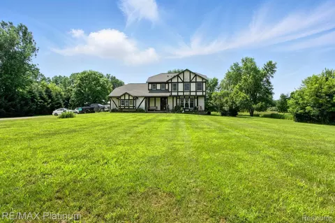 11077 Owosso Rd, Conway, MI 48836