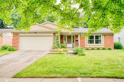 3380 Tacoma Cir, Ann Arbor, MI 48108