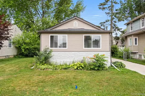 2983 Kenmore Rd, Berkley, MI 48072