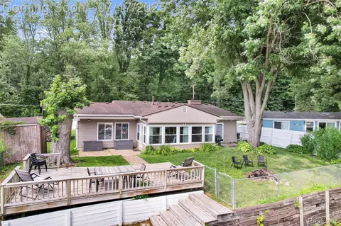 1890 Darwin Rd, Putnam, MI 48169
