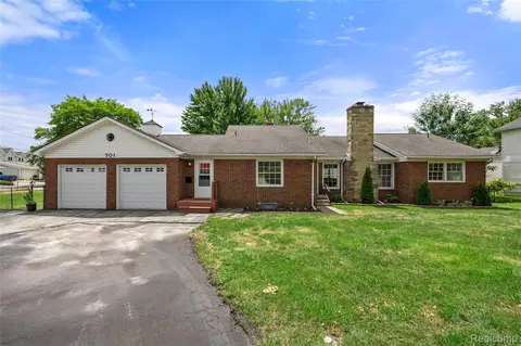 701 Pointe Tremble Rd, Algonac, MI 48001