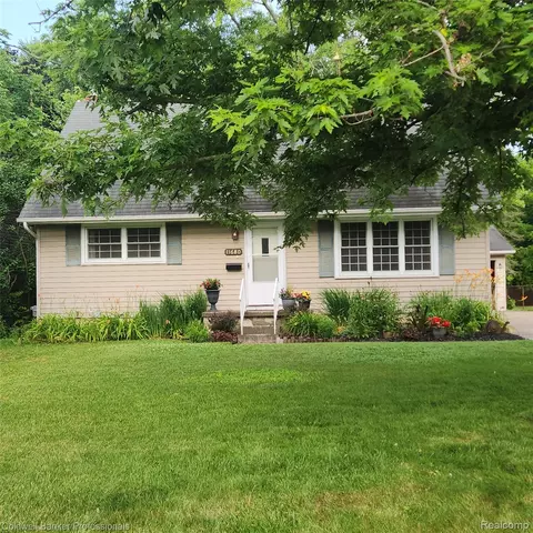 11680 Schram St, Grand Blanc, MI 48439