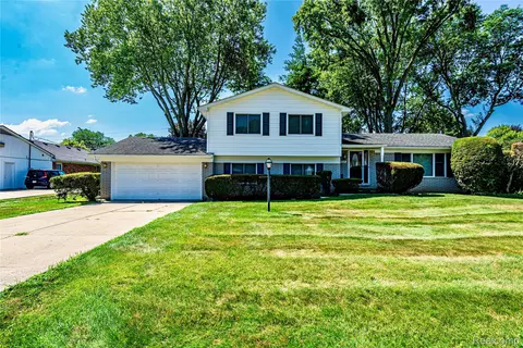 16156 Andover Dr, Clinton Township, MI 48035