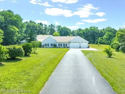 1318 Gray Haven Ln, Brighton, MI 48114