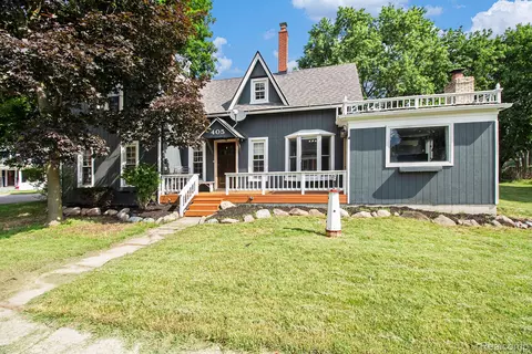 405 Schoolhouse St, Ortonville, MI 48462