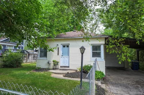 6110 Hackett, Waterford, MI 48327