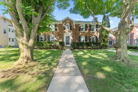 450 Neff Rd, Grosse Pointe, MI 48230