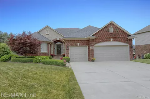 62868 Franklin Park Dr, Washington, MI 48094