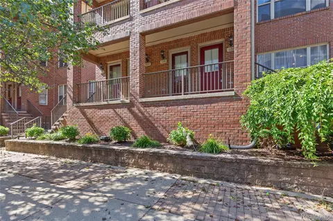 130 Tiffany Ln, Royal Oak, MI 48067