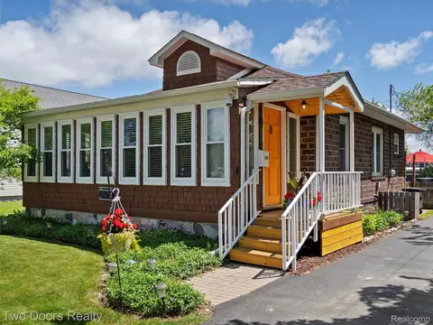 30 Beebe St, Lake Orion, MI 48362