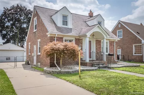 2645 Willow St, Dearborn, MI 48124