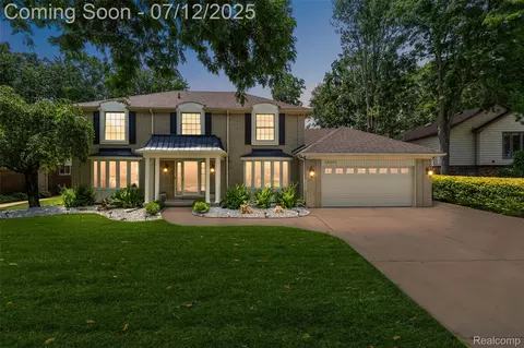39251 W Royal Doulton Blvd, Clinton Township, MI 48038