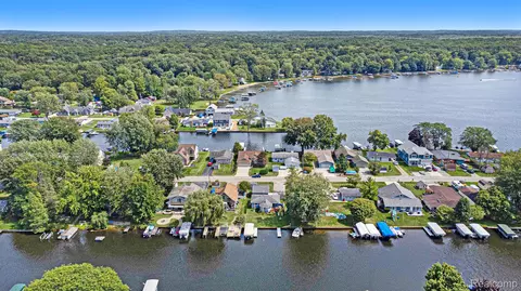 11124 Colony Rd, Putnam, MI 48169