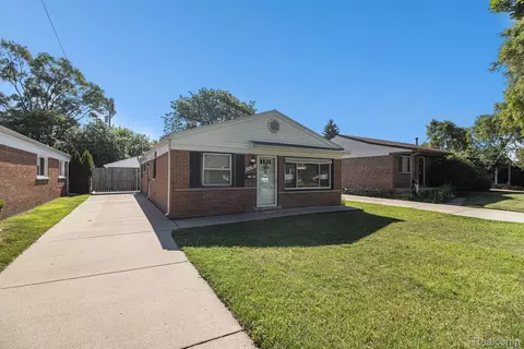 8476 Robindale Ave, Dearborn Heights, MI 48127