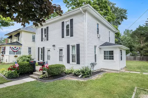 312 N Davison St, Davison, MI 48423