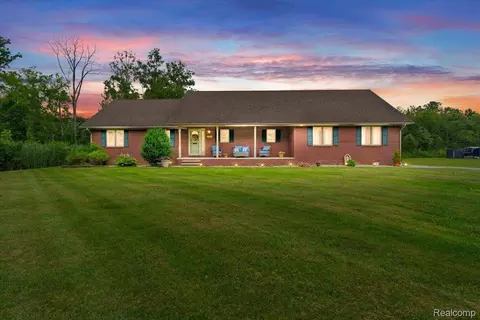 22069 Inkster Rd, Brownstown, MI 48174