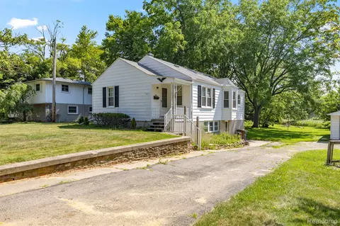 785 Tromley St, Inkster, MI 48141
