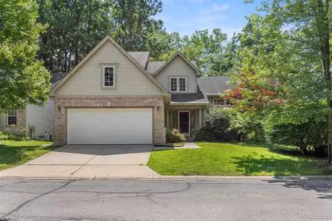 3444 Ashburnam Rd, Ann Arbor, MI 48105