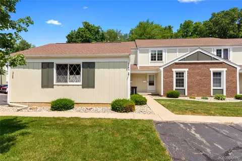 2764 Walden Woods Blvd, Jackson, MI 49201