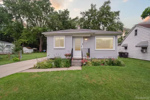14634 Mcguire St, Taylor, MI 48180