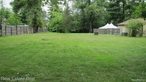 00000 Shiawassee St, Farmington, MI 48336