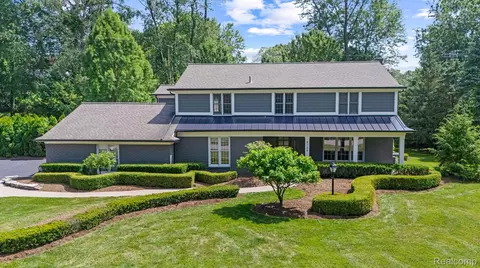 4728 Brafferton Dr, Bloomfield Hills, MI 48302
