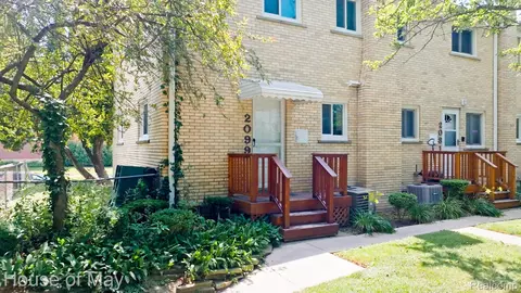 2099 E Maple Rd, Birmingham, MI 48009