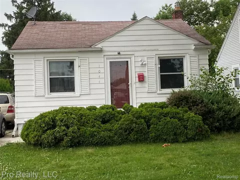 1044 Cloverlawn Ave, Lincoln Park, MI 48146