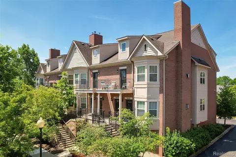 41643 Tera Ln, Novi, MI 48375
