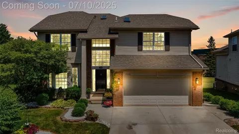 3230 Lynhurst Ct, Rochester, MI 48306
