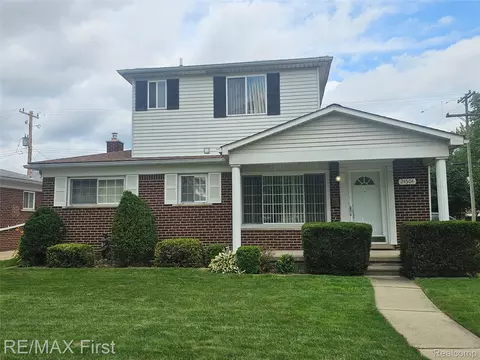 24504 Marine St, Eastpointe, MI 48021