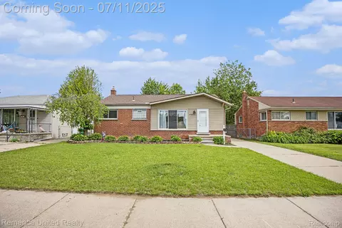 28640 Florence St, Garden City, MI 48135