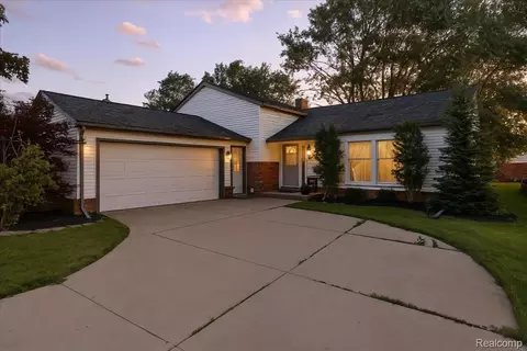 42109 Hartford Dr, Canton, MI 48187