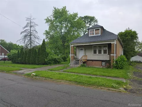8085 Warwick, Detroit, MI 48228