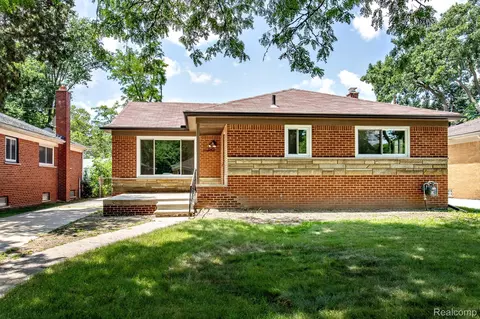 23461 Avon Rd, Oak Park, MI 48237
